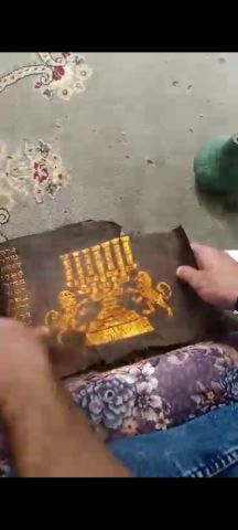 موجودعندي 4 مخطوطات عثرنا عليها اثناء الحفر مدفن يهودي ومدفن رومي 5