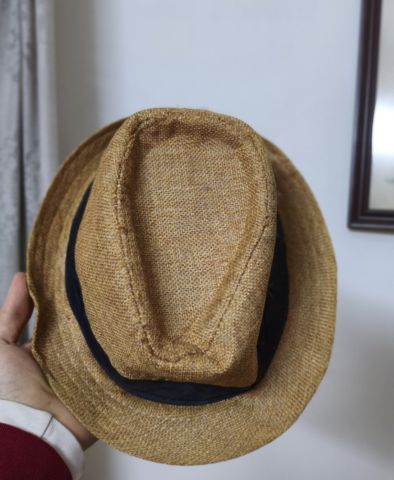 طاقية فيدورا للبيع في سوريا 