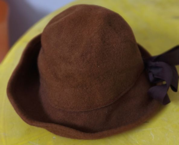 طاقية لباد كلاسيك (للبيع) في سوريا 